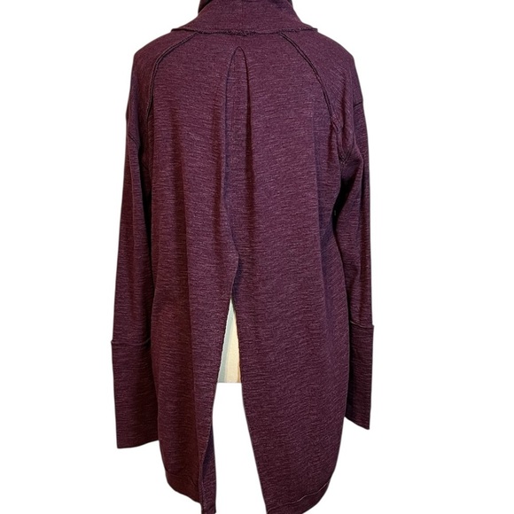 Free People We the Free split back turtle neck long sleeve top plum size medium - Picture 7 of 10